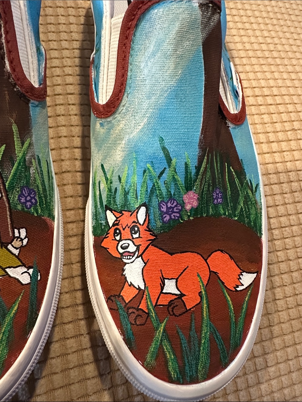 Hand-Painted The Fox and The Hound Vans - Picture 3 of 8